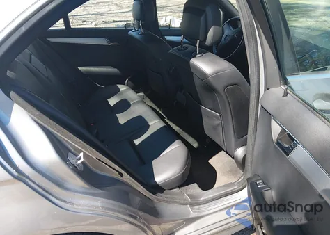 2009 Mercedes-Benz C 300 Sport из США, поврежденный, VIN WDDGF54X19F222662